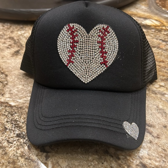 Rhinestone baseball heart trucker hat - Picture 2 of 5